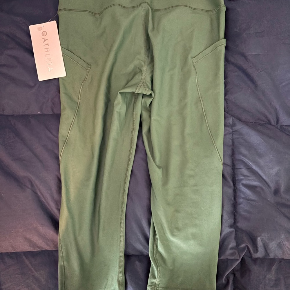 Athleta Women's interval stash leggings - NWT